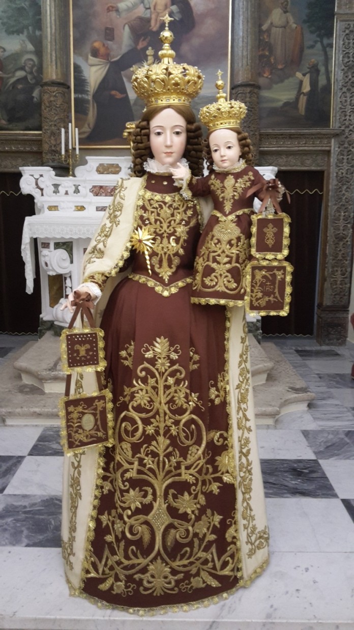 Madona Carmine - statua 2