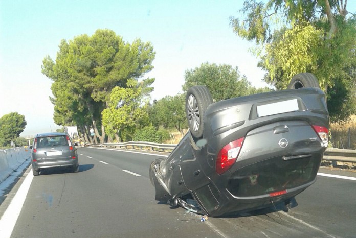 incidente-auto-ribaltat