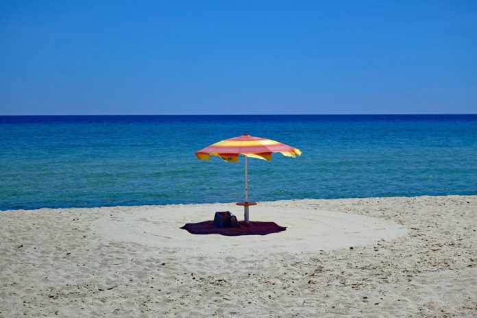 parasol-3353075_1280