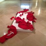 scarpe rosse installazione ceramica violenza donne