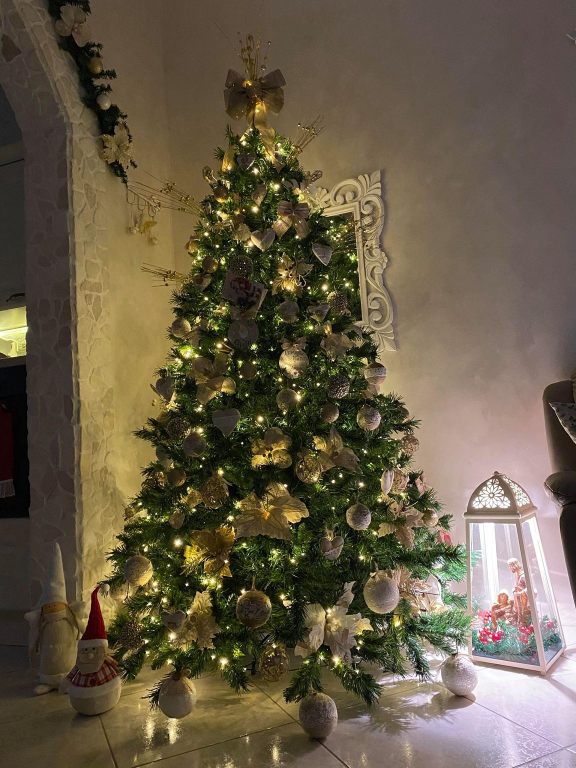 Albero Di Natale Piu Bello Del Mondo 24mila interazioni per l'Albero di Natale più bello 2019. Ecco i