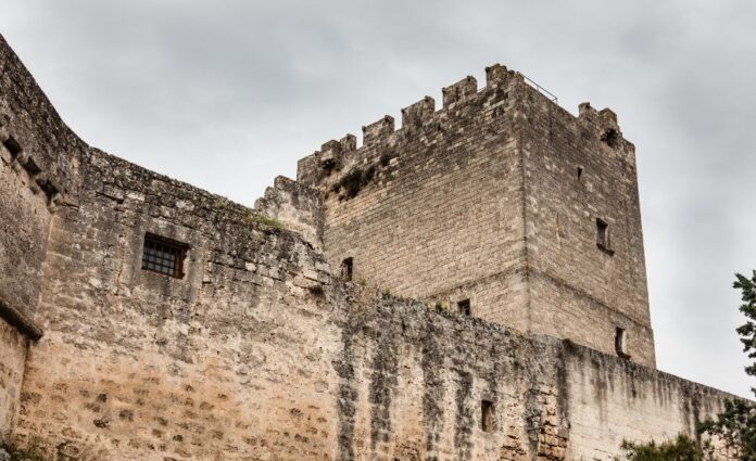 castello episcopio grottaglie