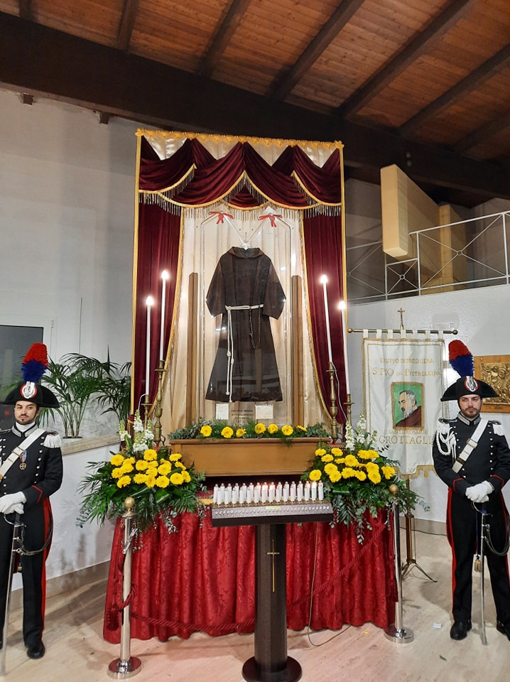 Reliquie Padre Pio a Grottaglie (foto social Parrocchia Maria SS. del Rosario)